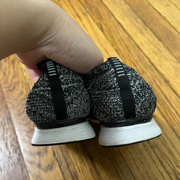 Nike Flyknit Racer Oreo - Picture 4 of 4